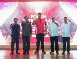 Menpora Dito Hadiri Acara Forum Keterbukaan Informasi Publik