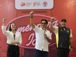 Serunya Andre Taulany Turut Meriahkan Lomba Karaoke di Kemenpora