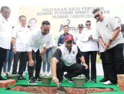 Menpora Dito Meletakkan Batu Pertama Pembangunan Gedung Pemuda Sport Center di Palembang