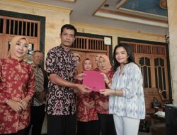 Dikunjungi Penasehat DWP Kemenpora, Ketua Tim Produksi Ulat Sutra Pakan Daun Singkong Gunung Kidul Sampaikan Terima Kasih