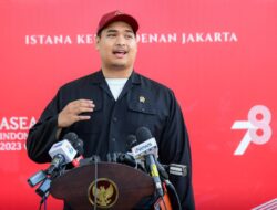 Menpora Dito Ratas Dengan Presiden Jokowi Bahas Kemudahan Industri Olahraga