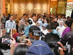 Presiden Joko Widodo Buka GBN Kenakan Baju Batik Indramayu Motif Lokan
