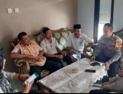 Jalin Silaturahmi: Kapolsek Sindangwangi Sambangi Tokoh Masyarakat dan Perangkat Desa Ujungberung untuk Menciptakan Kondusifitas Wilayah