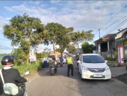 Antisipasi Kepadatan Lalu Lintas, Satlantas Polsek Cikijing Laksanakan Gatur Lalin.