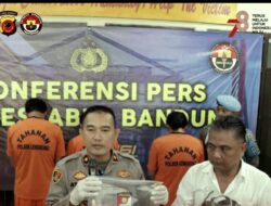 Polsek Lengkong Polrestabes Bandung amankan Pelaku Penusukan ditempat Karaoke hingga tewas.