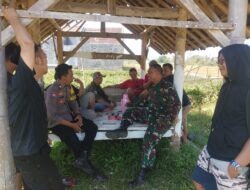 Sinergitas TNI-Polri Dalam Aksi: Sambang dan Dialogis dengan Tokoh Pemuda dan Warga Desa Kertabasuki