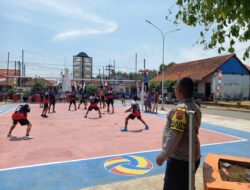 Bhabinkamtibmas Dukung Turnamen Volly Ball dalam Peringatan HUT Kemerdekaan RI ke-78