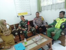 Kepala TU SMPN 22 Surakarta Jadi Sasaran Komsosnya Babinsa Serengan