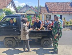 Polwan Bhabinkamtibmas dan Babinsa Himbau Warga Hindari Naik Mobil Bak Terbuka