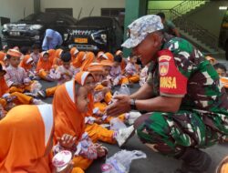 Anggota Kodim 0726/Sukoharjo dampingi anak-anak BA Aisyiah Jetis 1 Outing Class