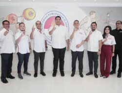 Menpora Dito Dukung Perkembangan Olahraga Bela Diri Profesional