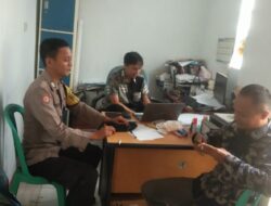 Bhabinkamtibmas Polsek Cikijing Sambangi Kantor Desa Banjaransari, Beri Imbauan Kamtibmas.