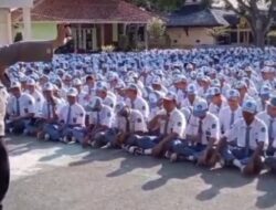 Polsek Cigasong Sosialisasikan Call Center 110 dan Aplikasi Super App Presisi Polri kepada Guru dan Siswa-siswi SMKN 1 Majalengka