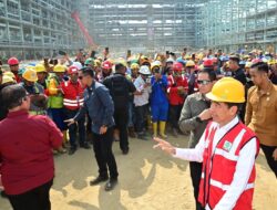 Presiden Jokowi Tinjau Pembangunan Industri Petrokimia di Cilegon