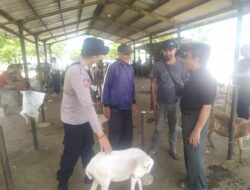 Bhabinkamtibmas Polsek Dawuan Imbau Pedagang dan Pengunjung Pasar Hewan Desa Bojongcideres