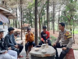 Bhabinkamtibmas Polsek Sindangwangi Sambangi Anak-Anak Pelajar di Wilayah Desa Ujungberung