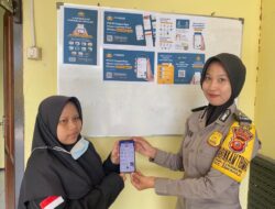 Briptu Inten Rihhadatul ‘Aisy, S.H Sosialisasikan Aplikasi Super Apps Presisi Polri di Polsek Sukahaji