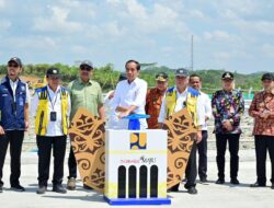 Presiden Jokowi Lakukan Pengisian Awal Bendungan Sepaku Semoi