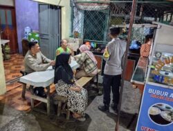 Jalin Silaturahmi, Kapolsek Cikijing Sambangi Warga