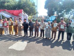 Bupati Majalengka, Secara Simbolis Menyerahkan Sertifikat Tanah Gratis, Bagi 500 UMKM di Wilayah Kab.Majalengka