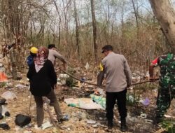 Polsek Kadipaten Bantu Padamkan Api di Lahan Kosong Desa Heuleut