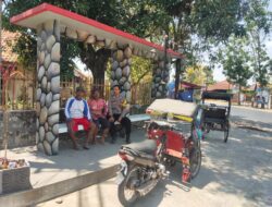 Bhabinkamtibmas Polsek Kdp Ngobrol Bareng Masyarakat di Desa Binaanya