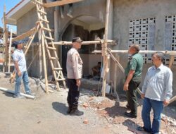 Kapolsek Maja dan Danramil Maja Pantau Pembangunan MCK di Blok Haurduni Desa Maja Utara
