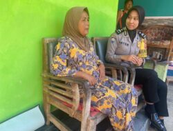 Polwan Bhabinkamtibmas Polsek Sukahaji Membangun Sinergitas dan Beri Pesan Kamtibmas kepada Warga Desa Cikoneng