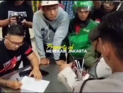 Polisi Tangkap Dua Pengeroyok YouTuber Cegat Motor Lawan Arah di Tebet