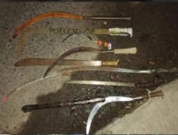 Asik Nongkrong Bawa Sajam, Puluhan Remaja Depok Digiring ke Kantor Polisi