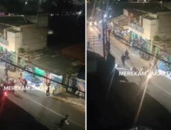 Viral Tawuran Remaja di Jaksel, Beberapa Sepeda Motor Dirusak