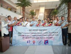 Apresiasi Tim Paralayang Indonesia Usai Juara Dunia, Kemenpora Jemput Atlet dan Sambut dengan Pengalungan Bunga di Bandara