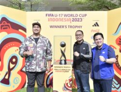 Bersama Ketum PSSI, Menpora Dito Hadiri Trophy Experience Piala Dunia U-17 FIFA 2023 di Surabaya