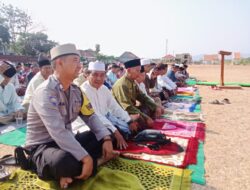 Bersama Warga Binaannya Bhabinkamtibmas Ikuti Sholat Istisqa
