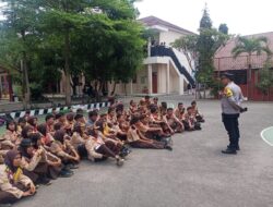 Kapolsek Palasah Lakukan Pembinaan dan Sosialisasi Sadar Hukum di SMKN Palasah