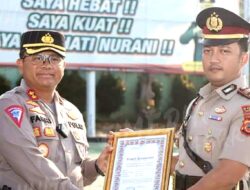 Kapolres Indramayu Berikan Penghargaan Kepada Personil Polres Indramayu Berprestasi