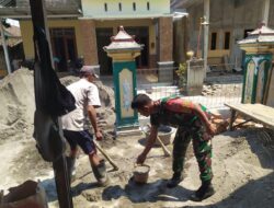 Bangun Semangat Gotong-Royong, Babinsa Bantu Warga Bangun Rumah