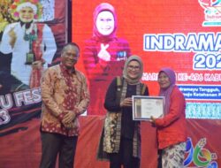 Pelaku Seni dan Budaya Dapat Anugerah Kebudayaan dari Bupati Nina Agustina