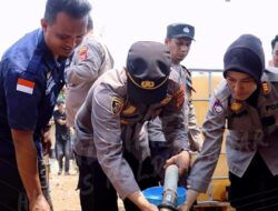 Upaya Polres Karawang Bantu Masyarakat Yang Mengalami Krisis Air Dengan Pendistribusian Air Bersih
