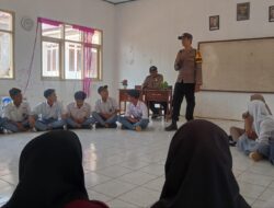 Bhabinkamtibmas Polsek Bantarujeg Ajak Pelajar Jauhi Bullying dan Kenakalan Remaja