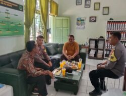 Sambangi Sekolah, Personil Polsek Cikijing Sampaikan Imbauan Kepada Guru