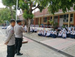 Kapolsek Leuwimunding Semangat Memberikan Penyuluhan Anti-Bullying dan Bahaya Narkoba di SMP Negeri 2 Leuwimunding