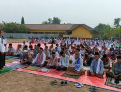 Bhabinkamtibmas Polsek Palasah Ikuti Shalat Istisqa Bersama Warga Desa Enggalwangi