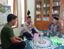 Kapolsek Palasah Lakukan Kunjungan Silaturrahmi ke Ketua MUI Kecamatan Palasah