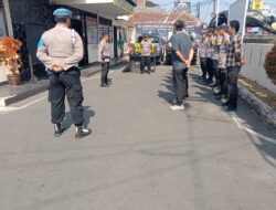 Kapolsek Cikijing Pimpin Apel Dan Dilanjutkan Dengan Pemeriksaan Barang Inventaris Polsek Cikijing