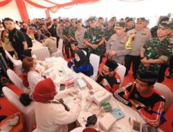 Kapolri dan Panglima TNI Beri Apresiasi Bakti Kesehatan dan Bakti Sosial Alumni AKABRI 91 Terpusat di Malang