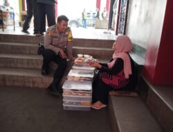Sambang Ke Pasar, Kapolsek Cikijing Menjalin Kedekatan Dengan Pedagang