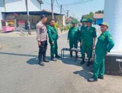 Bhabinkamtibmas Palasah Sambangi Linmas Desa Weragati dalam Rangka Jaga Kamtibmas Menuju Pemilu 2024