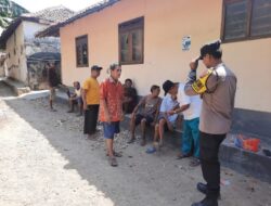 Bripka Rizky Riyadi Sambangi Warga dan Berikan Imbauan Kamtibmas di Desa Bongas Wetan