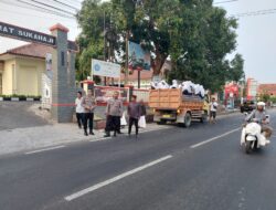 Kapolsek Sukahaji Pimpin Langsung Pengamanan dan Pengawalan Kegiatan Pawai Ta Aruf Dalam Rangka Hari Santri Nasional